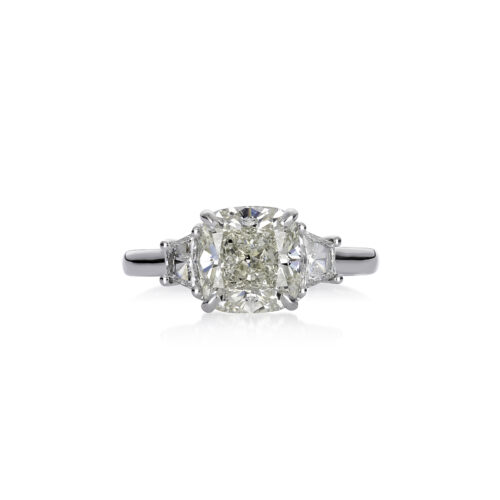18K white gold engagement ring with 3.01-carat cushion cut diamond