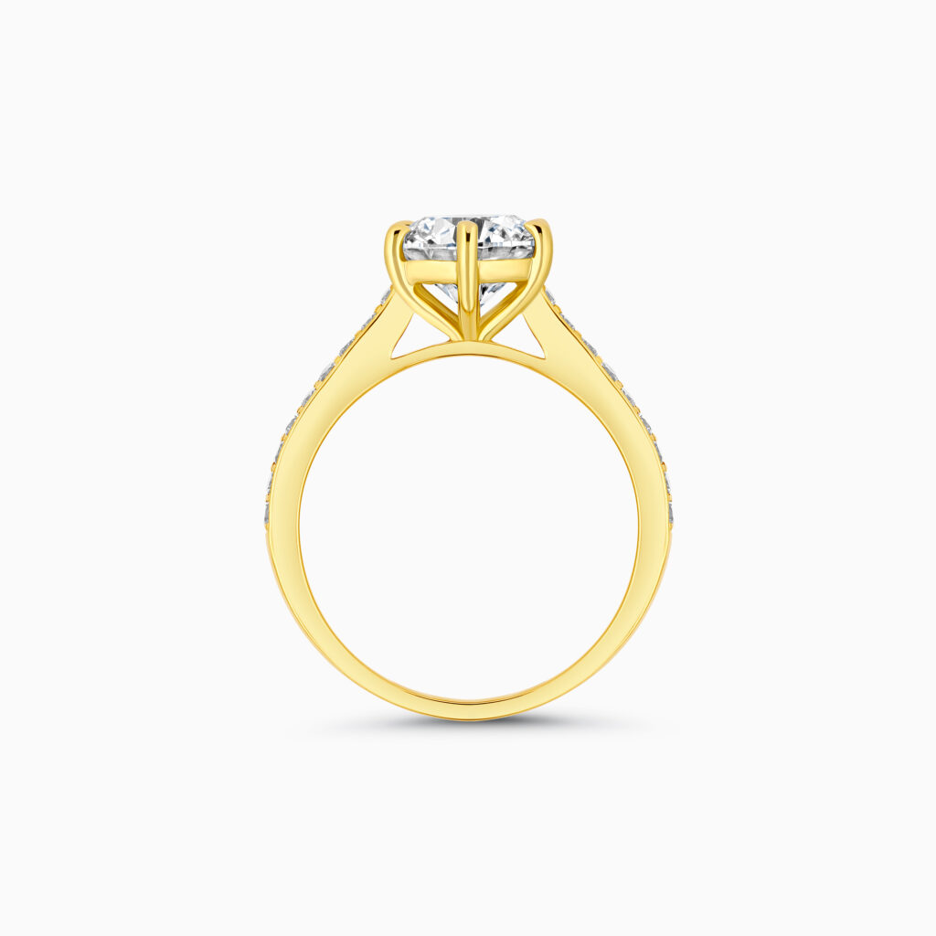 Yellow gold round brilliant diamond ring, 1.73 carat lab-grown diamond